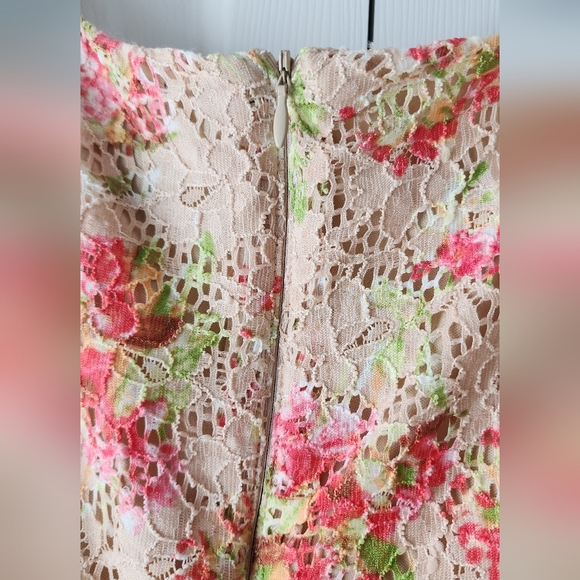 Gabby Skye Sleeveless Dress | 6 | A-line | floral - Picture 4 of 5